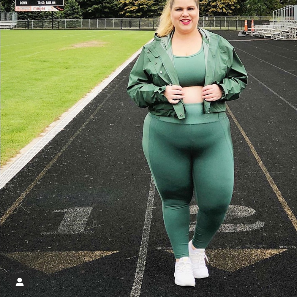 Gorgeous evergreen sports bra!